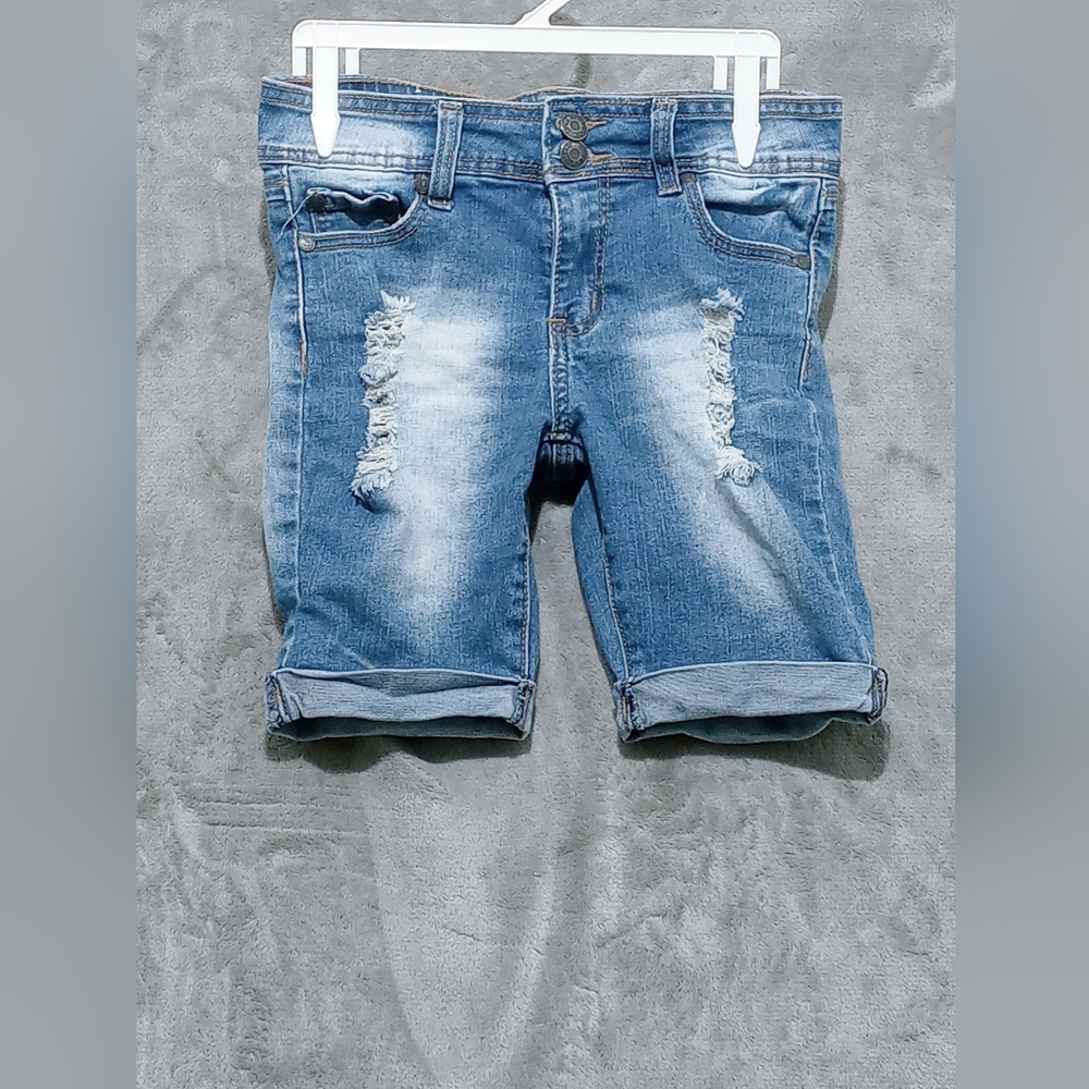 TRENDY CUT-UP JEAN SHORTS (SIZE 14)